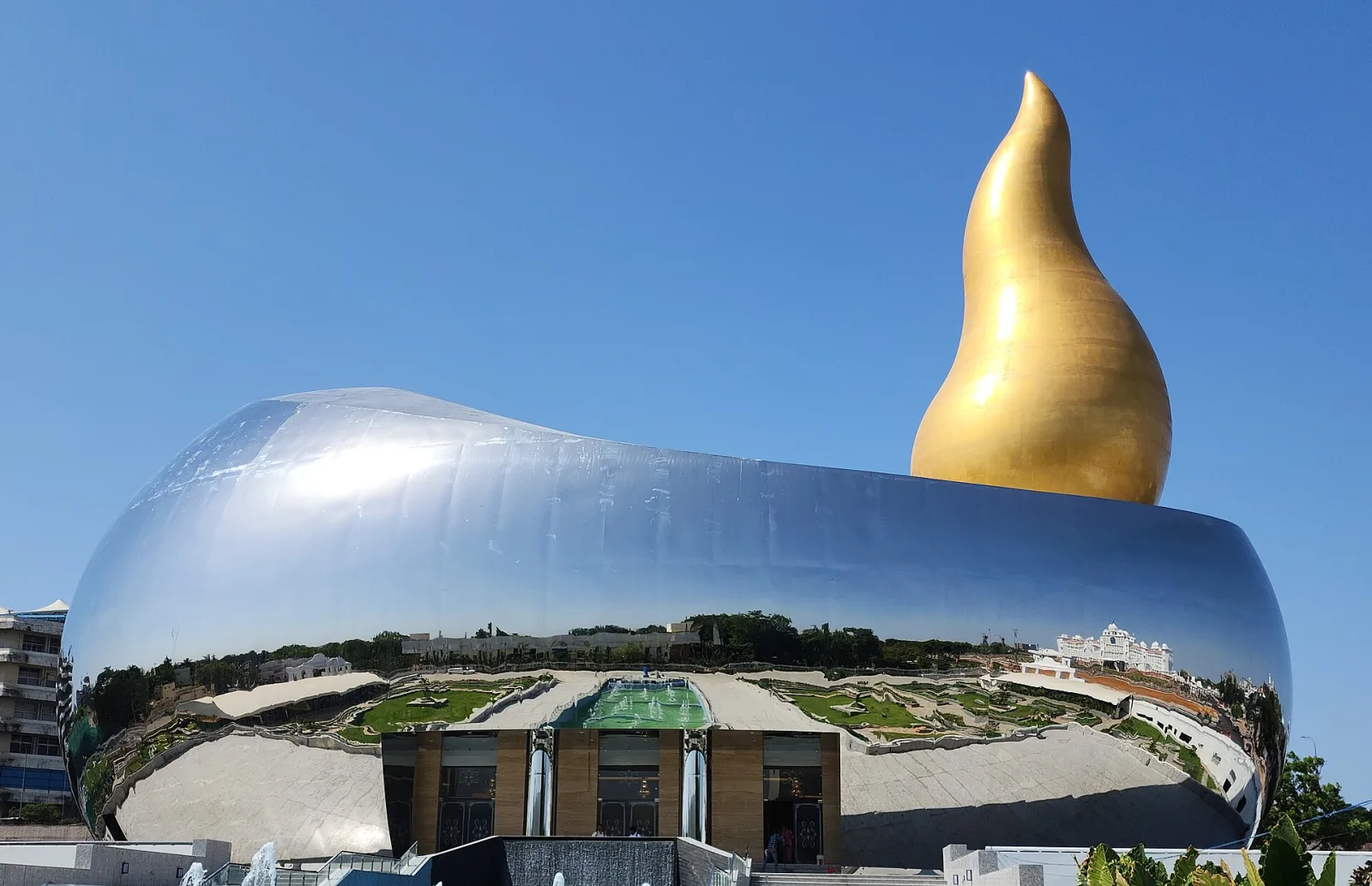 The Telangana Martyrs' Memorial beside Hussain Sagar